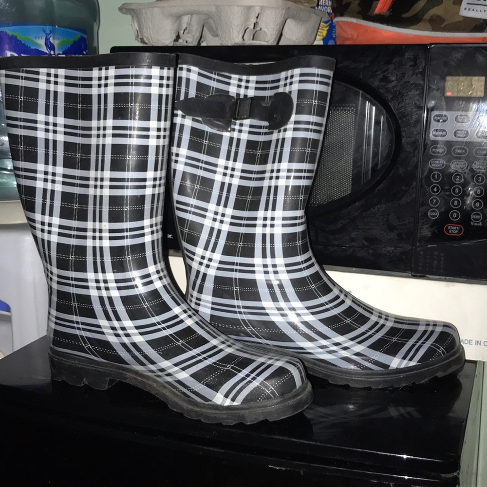 Adorable rain plaid rain boots